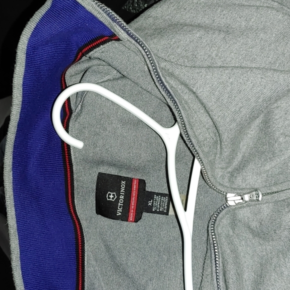 Victorinox, makers of the original swiss army knife - Picture 4 of 4